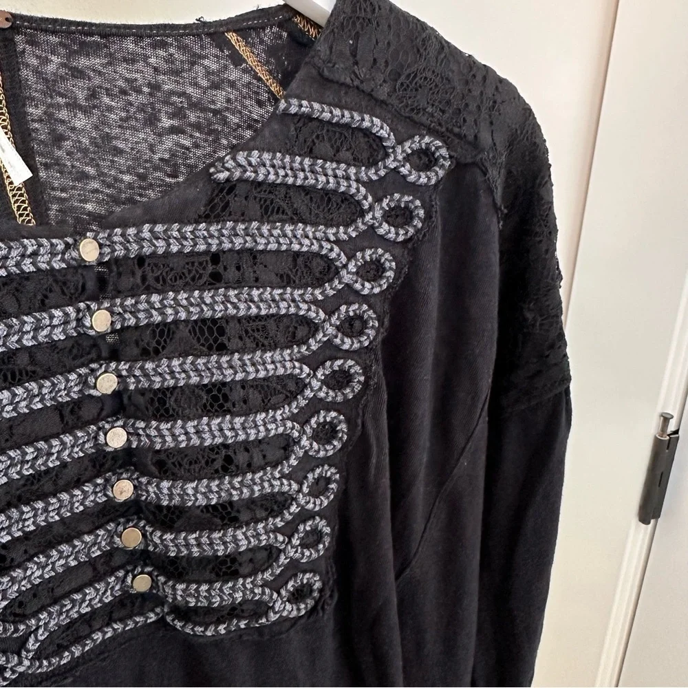 Free People Women’s Long Sleeve Embroidered and Lace Detail Shirt SZ Small